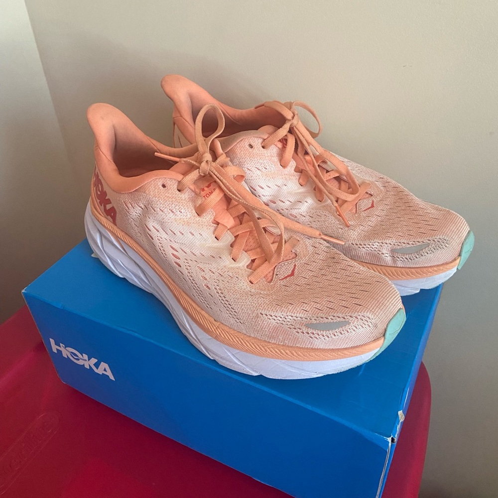 Hoka Women’s Size 11 Clifton 8 in Cantaloupe